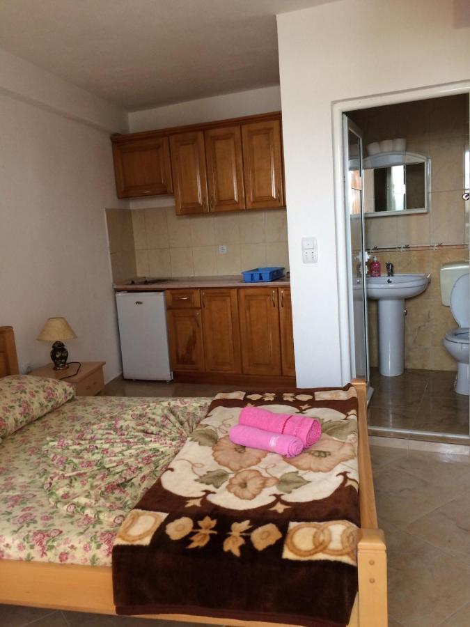 Sand And Sea Apartments Ulcinj Exterior photo