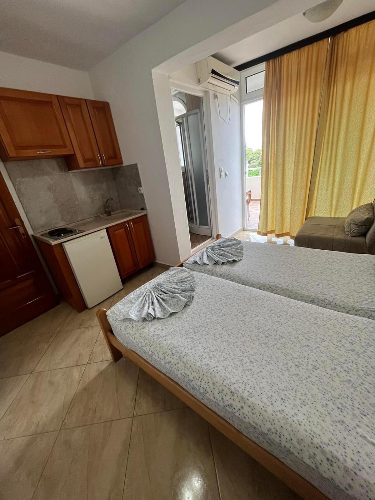 Sand And Sea Apartments Ulcinj Exterior photo
