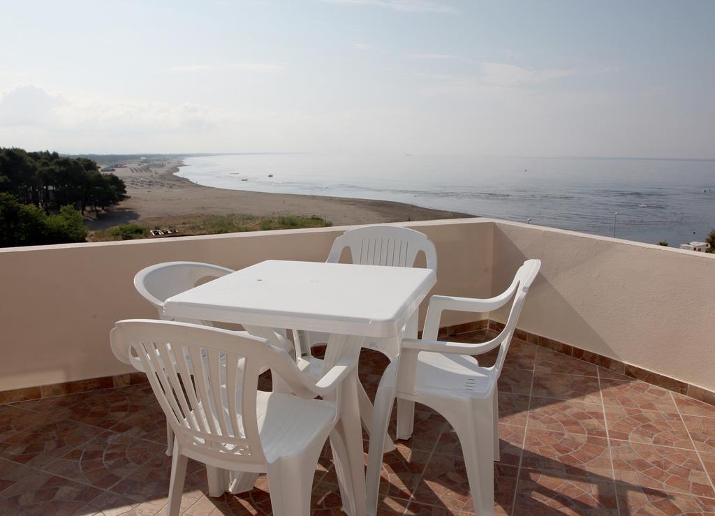 Sand And Sea Apartments Ulcinj Exterior photo